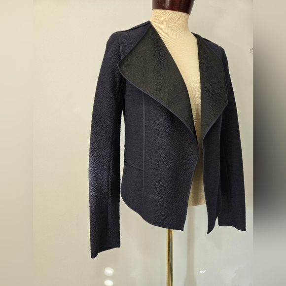 VINCE Open Front Lightweight Pebbled Navy Blazer With Black Interior. Size XS - Picture 3 of 10